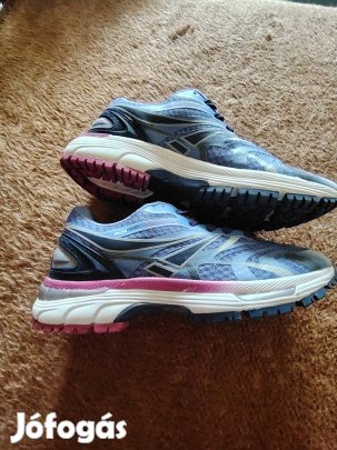 Runing 900 futó cipő 