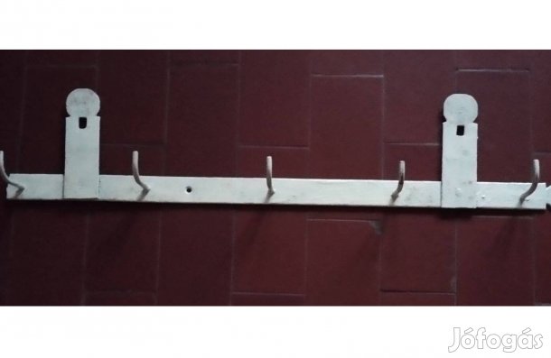 Rusztikus, kovácsoltvas fogas