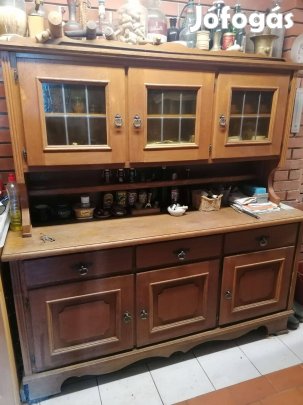 Rusztikus konyhaszekrény