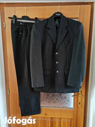 Rutz's Design sötét grafitszürke öltöny mellénnyel