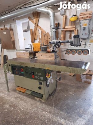 SCM T130 csapozó marógép előtolóval