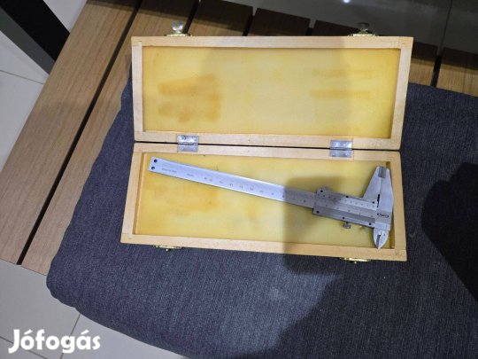 SME márkájú, klasszikus analóg tolómérő