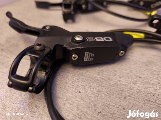 SRAM DB8 4 dugattyús hidraulikus tárcsafék (első-hátsó)