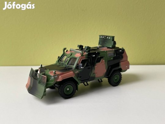 SWAT modellautó 1:64 méretben