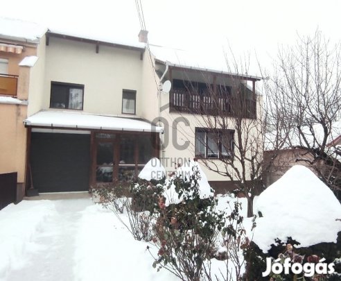 SZÁZHALOMBATTA - 4 SZOBÁS - SZUPER HELYEN