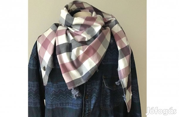 S.Oliver kockás férfi kendő Anyaga: pamut Háromszög alakú