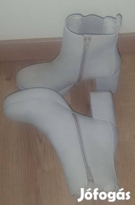 S.Oliver különleges bokacsizma 21.990 Ft h. Szuper Akció %%