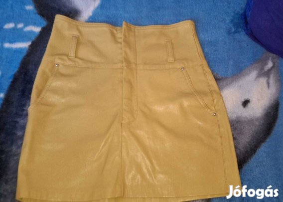 S-es Bershka bőr hatású szoknya hibátlan állapotban eladó
