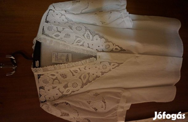 S-es fehér riselt és hímzett női ünneplő ingblúz eladó