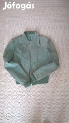 S-es méretű bőrdzseki