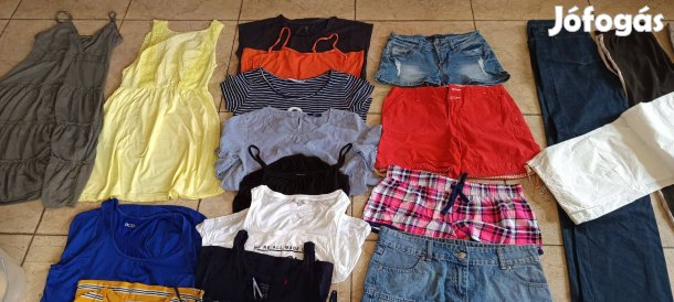 S-es női 26 db-os ruhacsomag eladó!