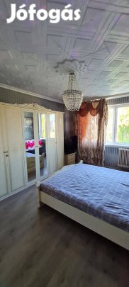 Ságvári városrészben 2 szobás, erkélyes panel lakás eladó