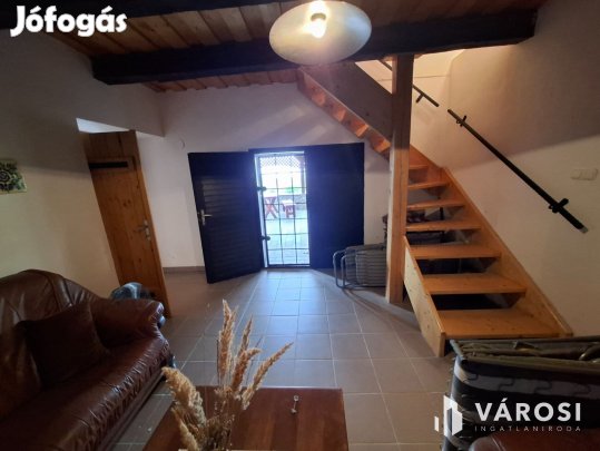 Saját rezsiköltségét megtermelő Balatoni panorámás nyaraló