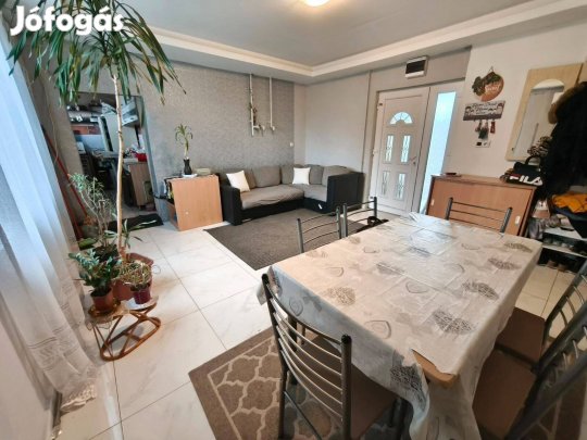 Sajólád 81 m 3 külön nyíló szobás nappalis családi ház