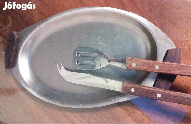 Sajttál sajt kínáló tál sajtkés sajtvilla sajtszeletelő konyha