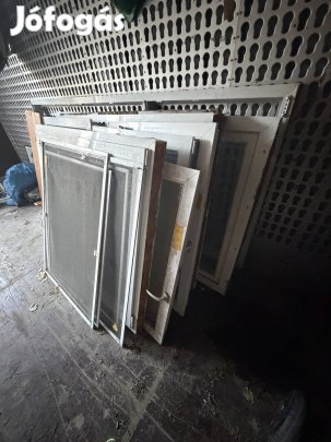 Salamander Bontott ablak