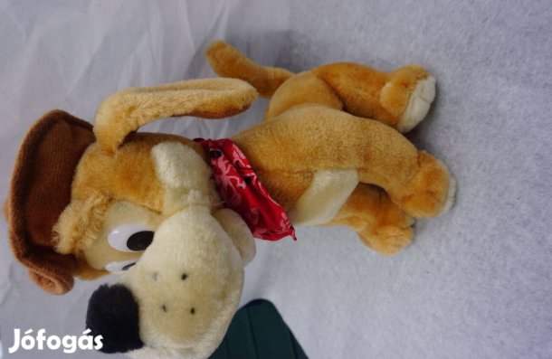 Sálas, kalapos nagy fülű plüss kutyus eladó