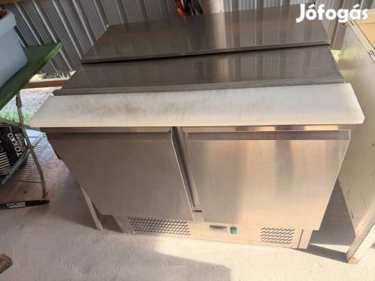 Salátás hűtő 