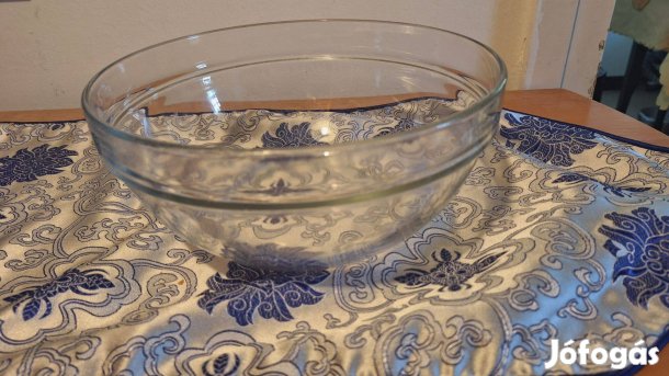 Salátás tál, 23cm átmérőjű, üveg