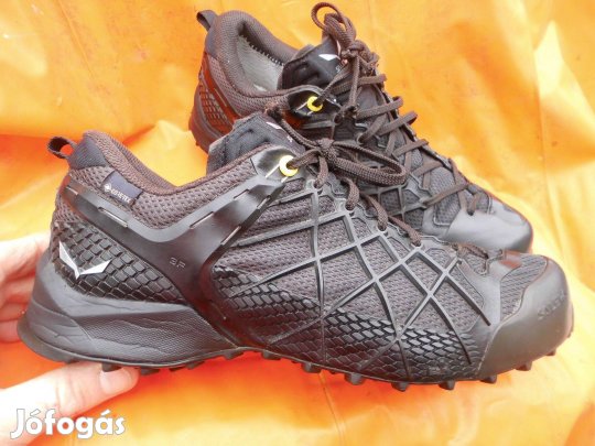 Salewa Trail fekete férfi 43-as túracipő eladó,