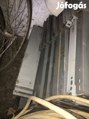 Salgó polcok eladók