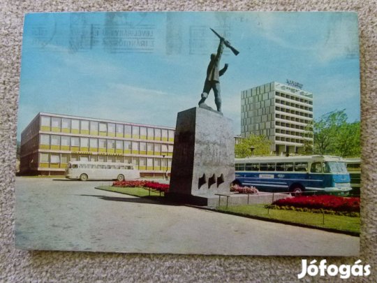 Salgótarján, Tanácsköztársaság tér és emlékmű