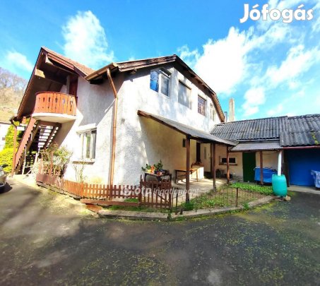 Salgótarjáni eladó 219 nm-es ház