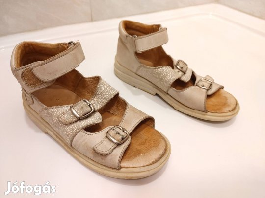 Salus 33-as lány szandál, bőr, nagyon jó állapot