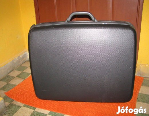 Samsonite gurulós bőrönd kódos 60x54x25 karcmentes 4 gö nehézhez is