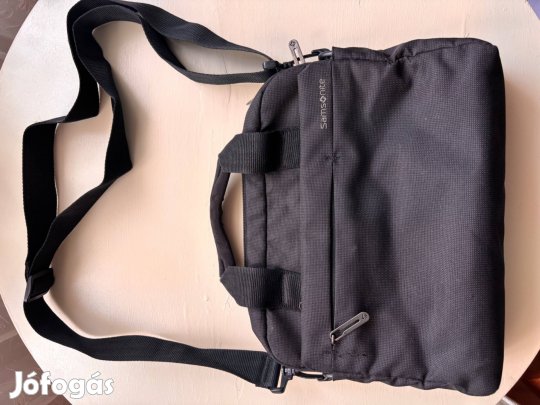 Samsonite hordtáska tablet-gépekhez (vállszíjjal)