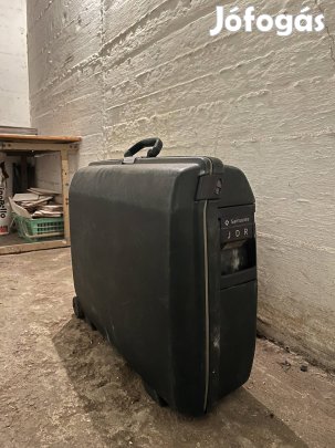 Samsonite keményfedelű bőrönd - használt, jó állapotú