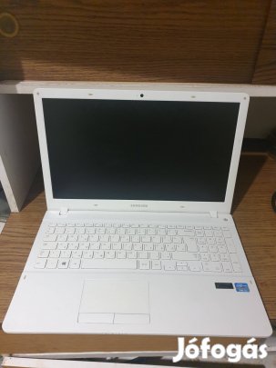 Samsung 450R 15,6" HD 4gb ram,250gb hdd notebook 
