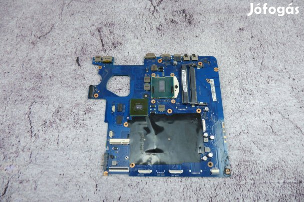 Samsung NP300 laptop alaplap hibásan i3 proci SR0T4 BA92-10504B