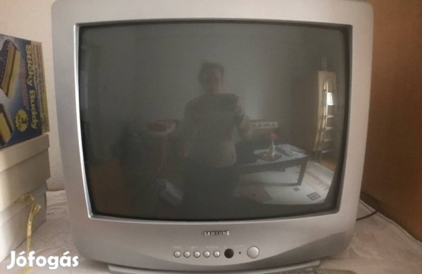 Samsung képcsöves televízió távirányítóval