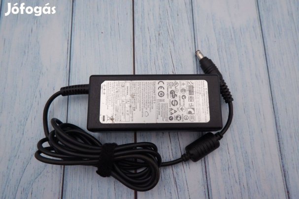 Samsung laptop töltő 19V 3.16A Ad-6019R