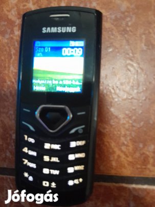 Samsung nyomógombos mobiltelefon 