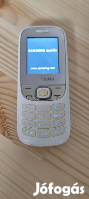 Samsung telefon eladó.