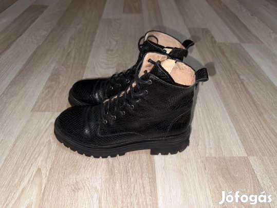 San Marina bőr bakancs 39 -es