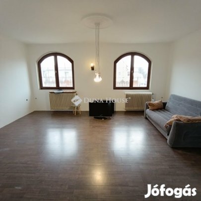 Sándorfalvai 193 nm-es ház eladó