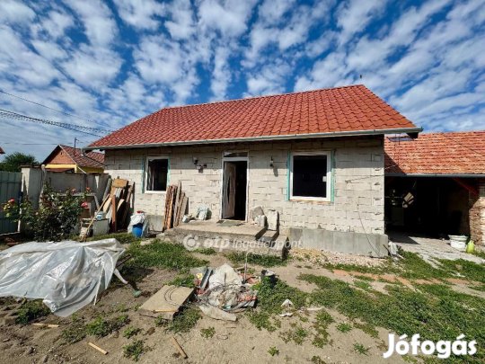 Sándorfalvai 99 nm-es ház eladó