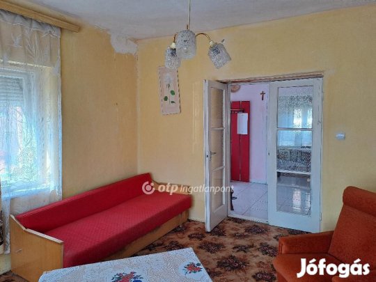 Sándorfalvai eladó 100 nm-es ház