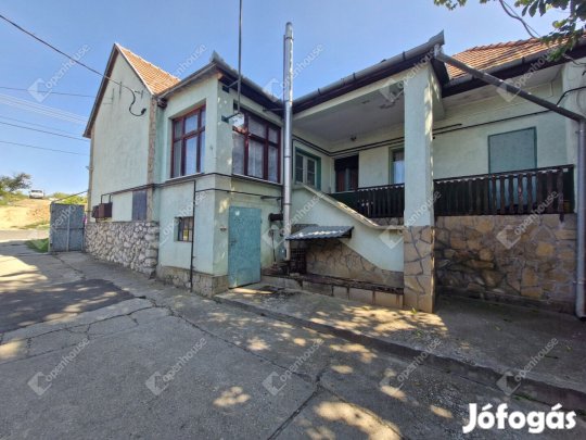 Sántosi 80 nm-es ház eladó