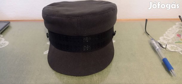 Sapka, civil használatra.