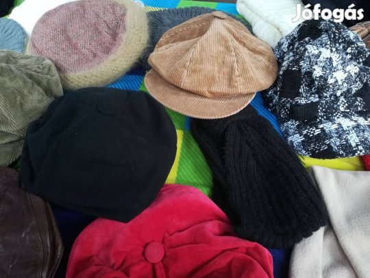 Sapkák,többféle színben szinte újak!/78