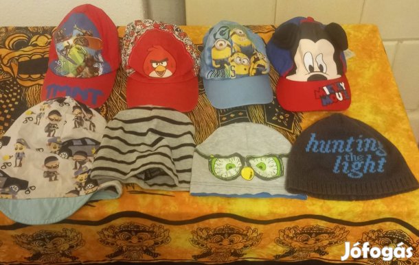 Sapkák vegyesen