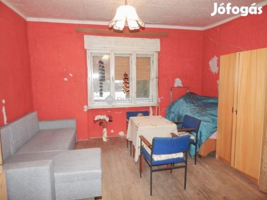Sárbogárdi 59 nm-es ház eladó