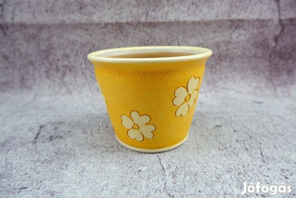 Sárga alapon fehér virág mintás kaspó 12cm Ajándékozható is!