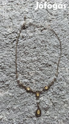 Sárga kövekkel díszített bizsu nyaklánc