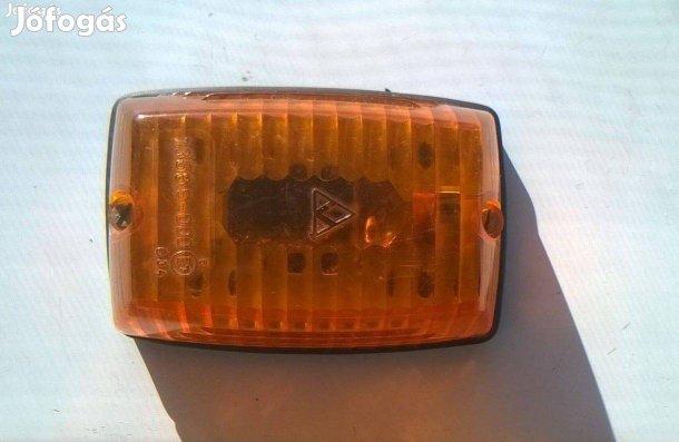 Sárga vagy fehér búrás szélesség vagy oldaljelző lámpa