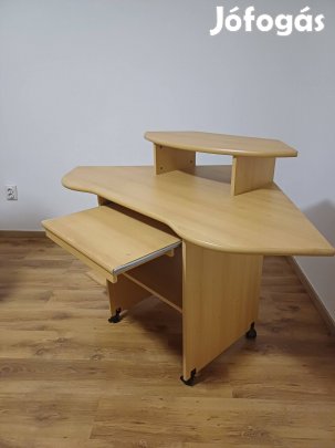 Sarok Íróasztal